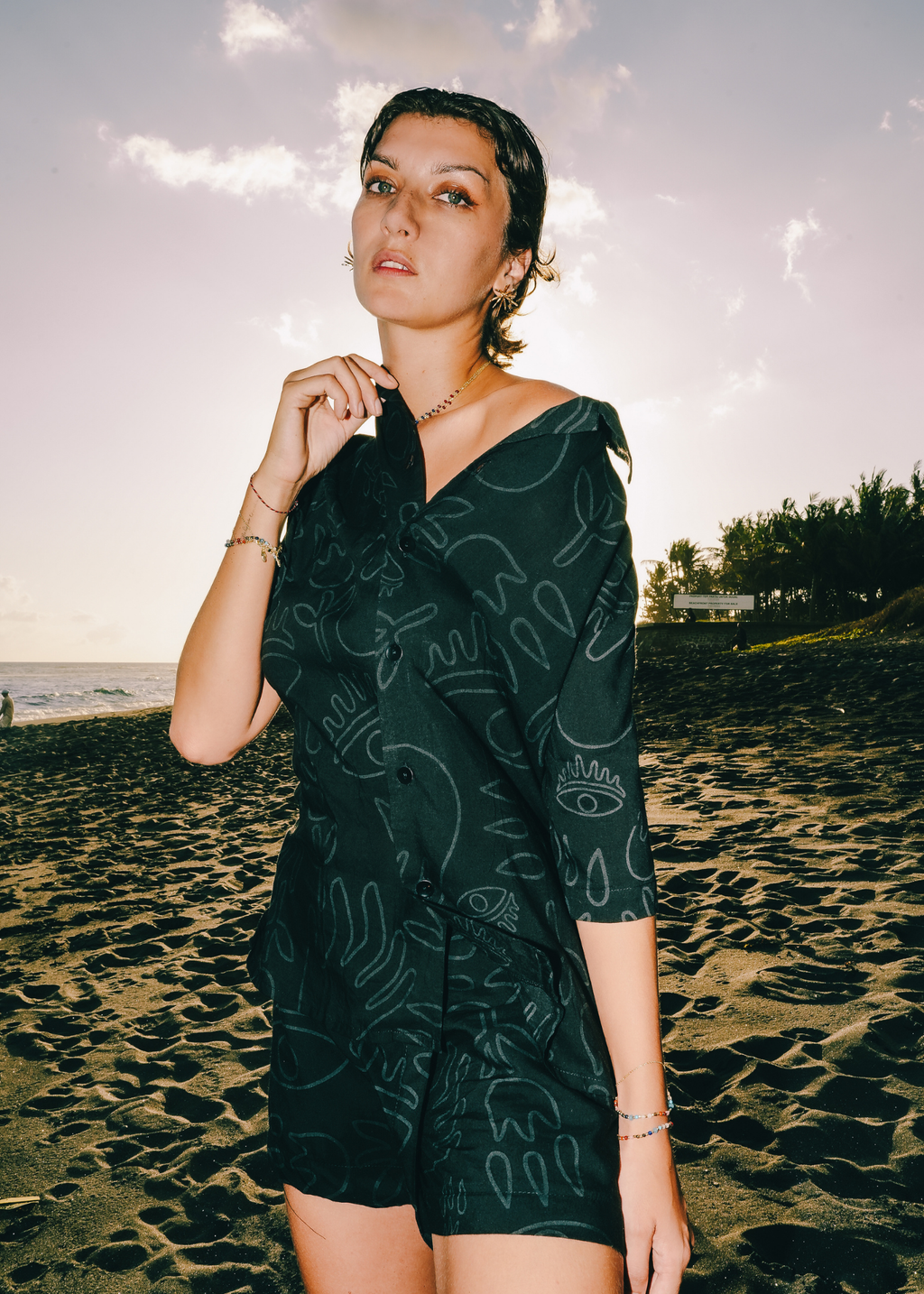 The Short Black on Black Set