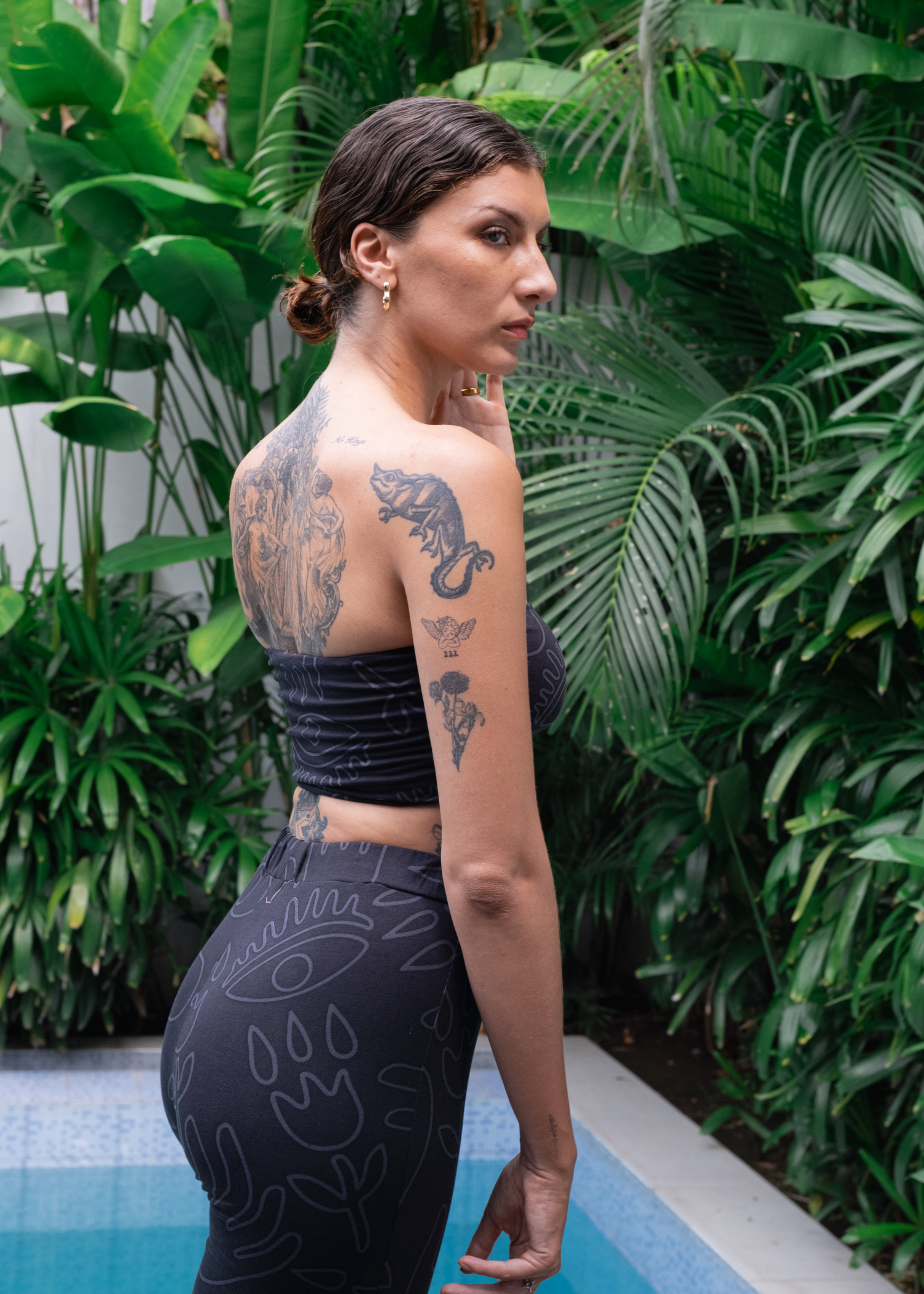 Flare Leggings in Black on Black