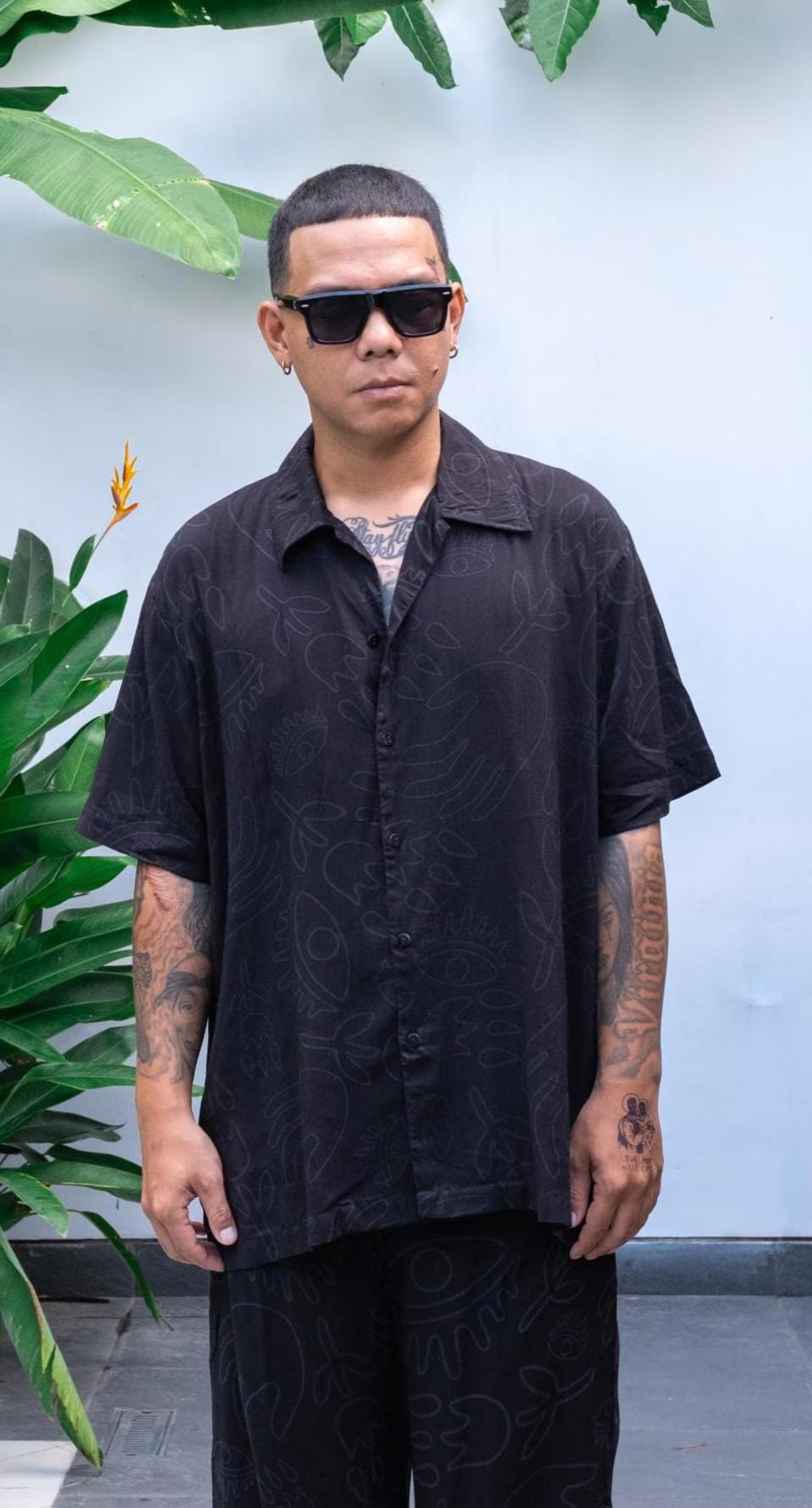 The Short Black on Black Set