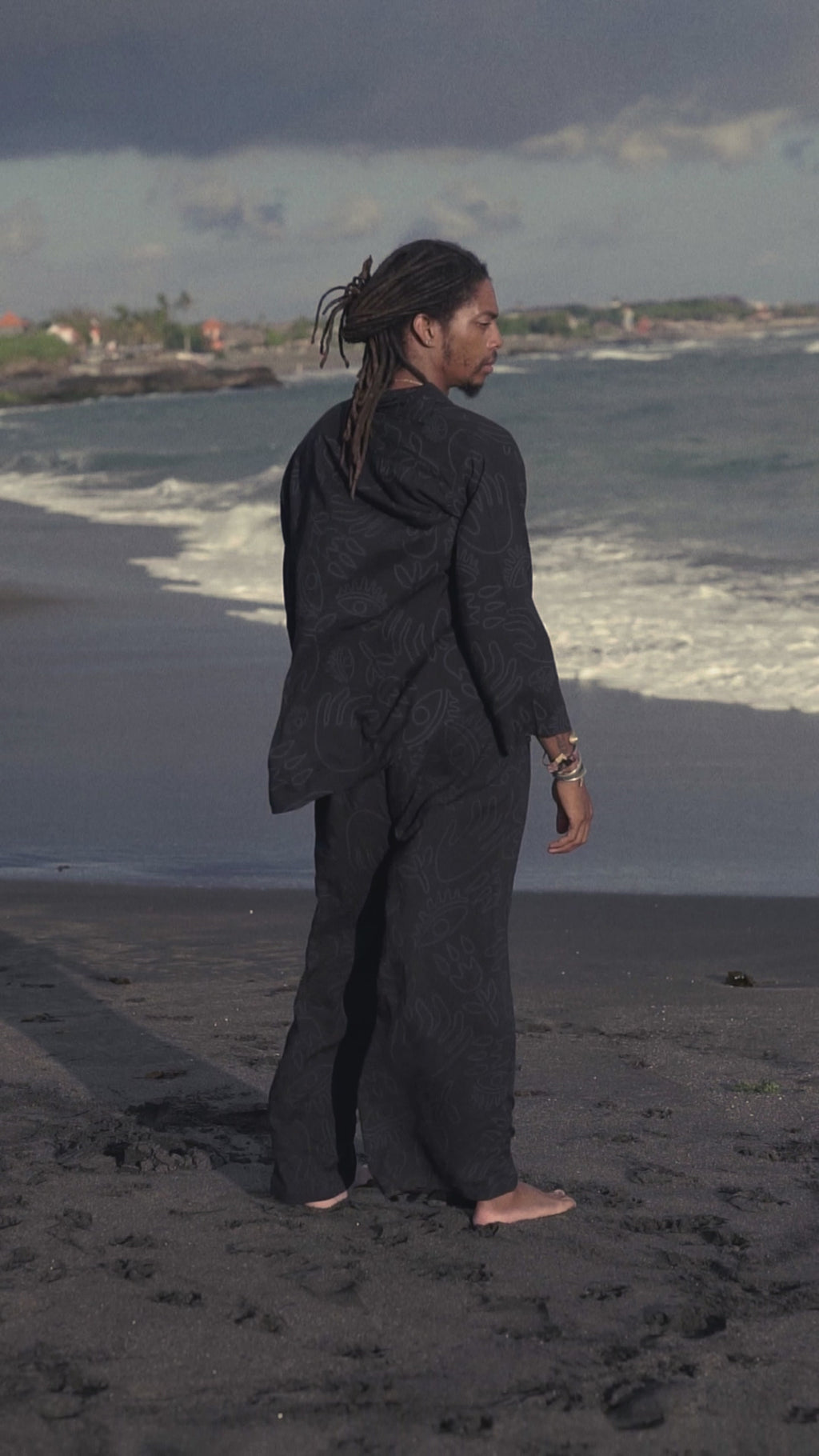 The Long Black on Black Set